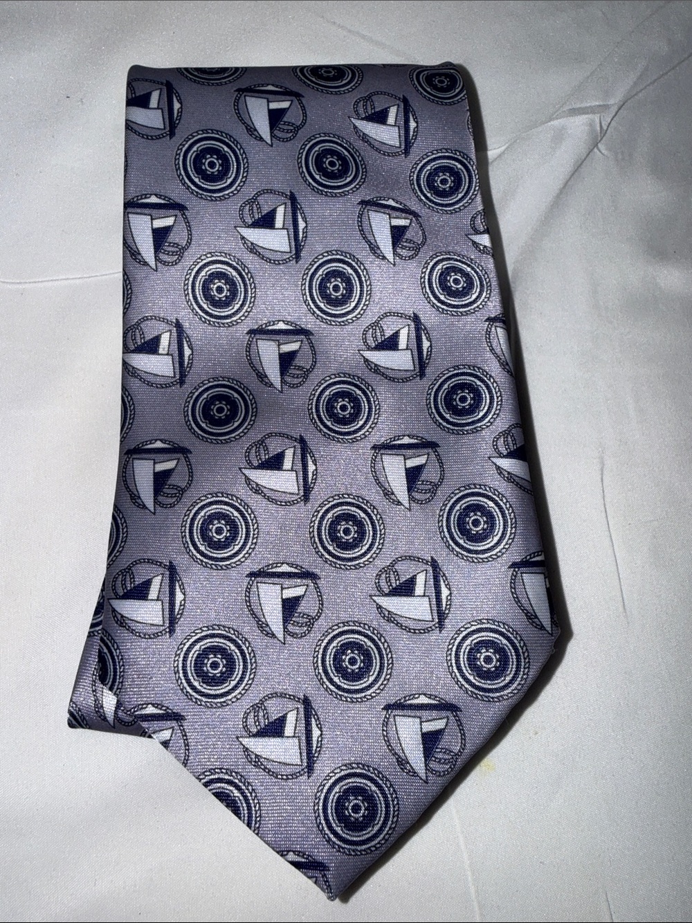 Classic Vintage  Patterned Silk Tie in Light Gray and Navy Gold City from Italy